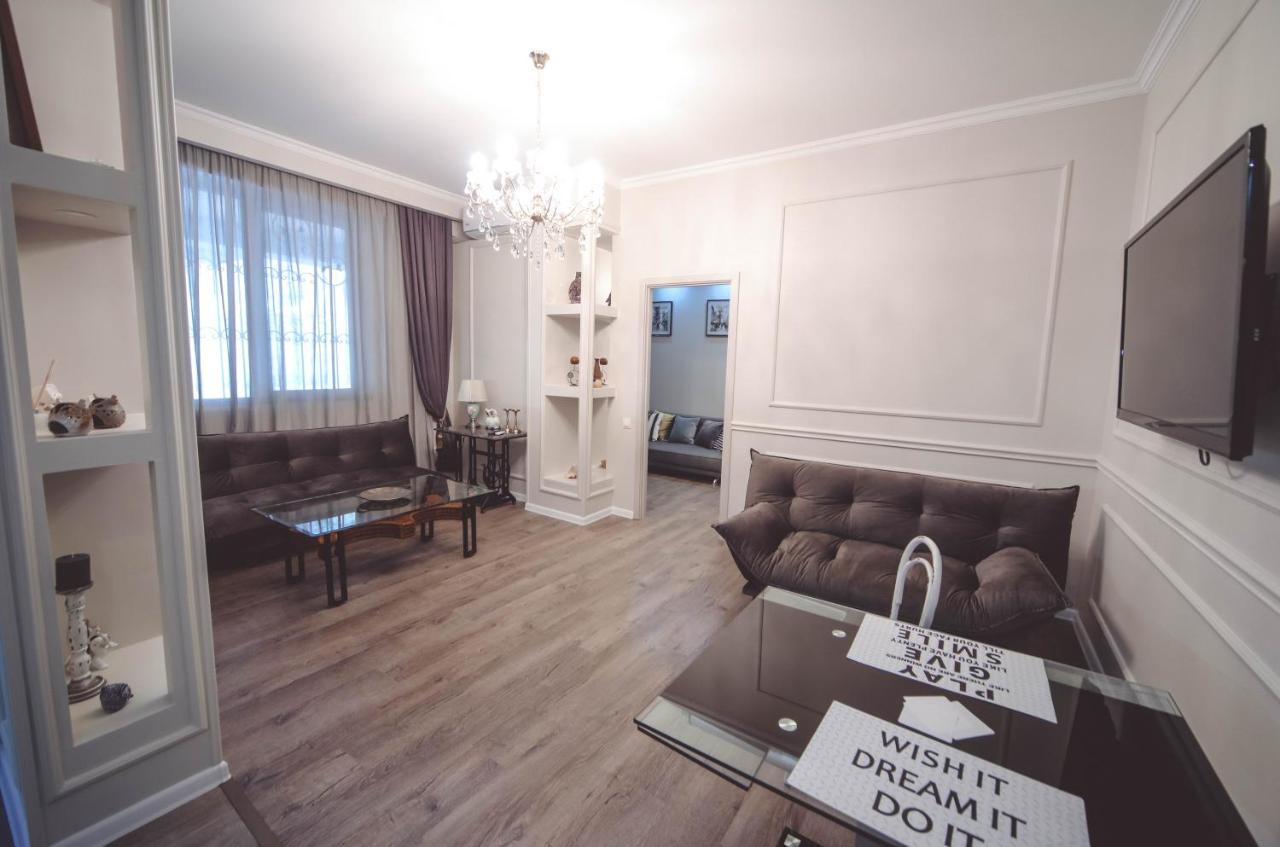 Under The Mountain Apartment Tbilisi Luaran gambar