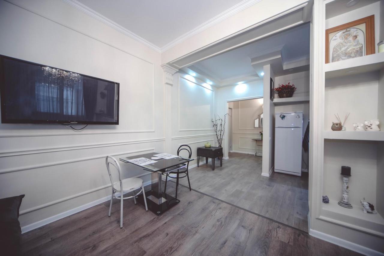 Under The Mountain Apartment Tbilisi Luaran gambar